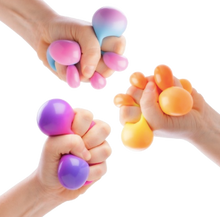 Load image into Gallery viewer, Smoosho's Colour Change Ball